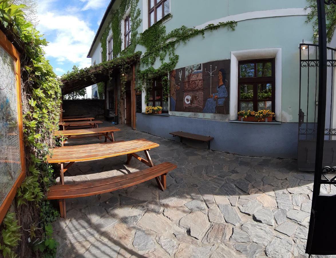 Penzion A Restaurace U Hajku Nove Dvory  ภายนอก รูปภาพ