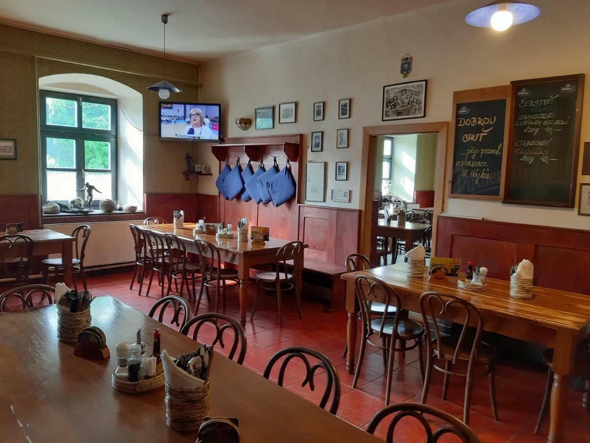 Penzion A Restaurace U Hajku Nove Dvory  ภายนอก รูปภาพ